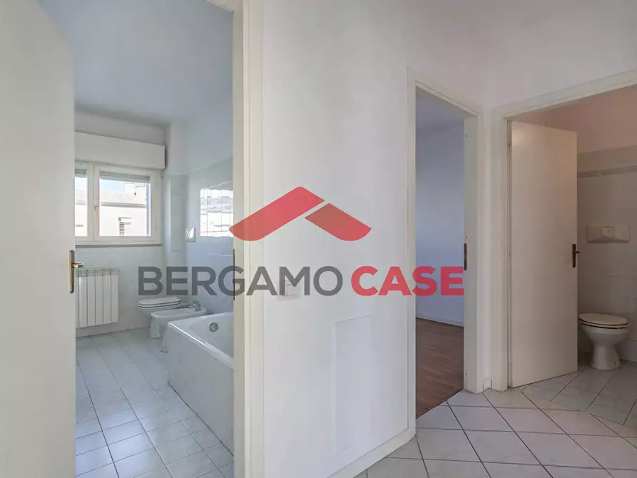 Immagine 8 di Appartamento in vendita  in Via Puccini 6 a Seriate