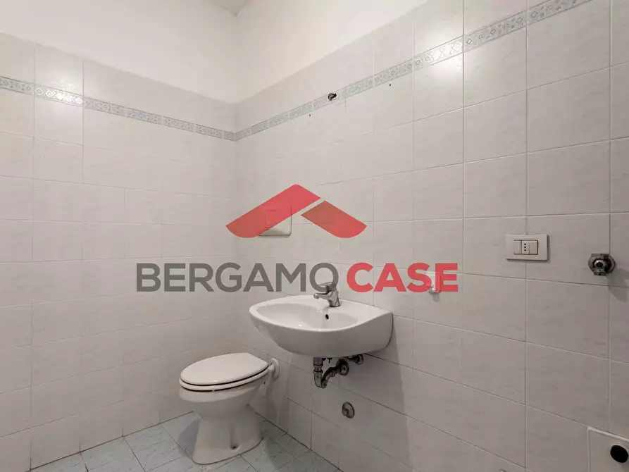 Immagine 10 di Appartamento in vendita  in Via Puccini 6 a Seriate