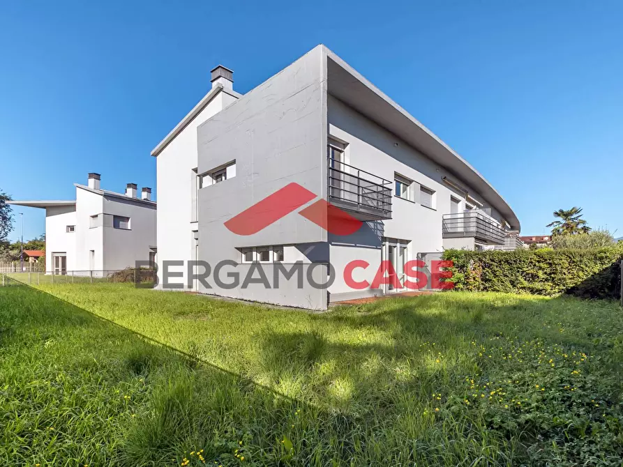 Immagine 1 di Villetta a schiera in vendita  in Via Puccini 6 a Seriate