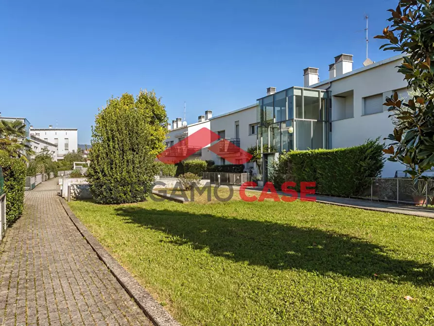 Immagine 16 di Villetta a schiera in vendita  in Via Puccini 6 a Seriate