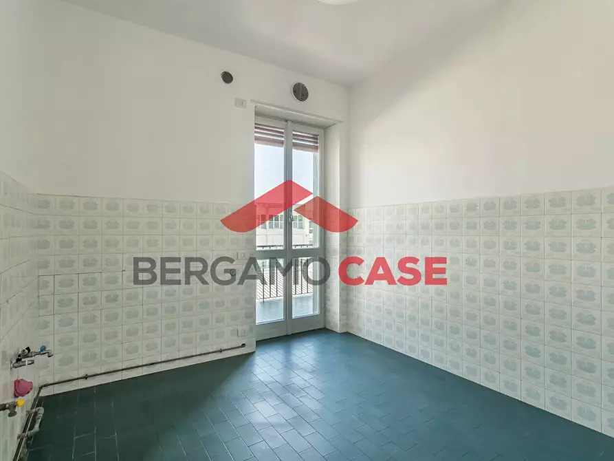 Immagine 5 di Appartamento in vendita  in Via Pitentino a Bergamo