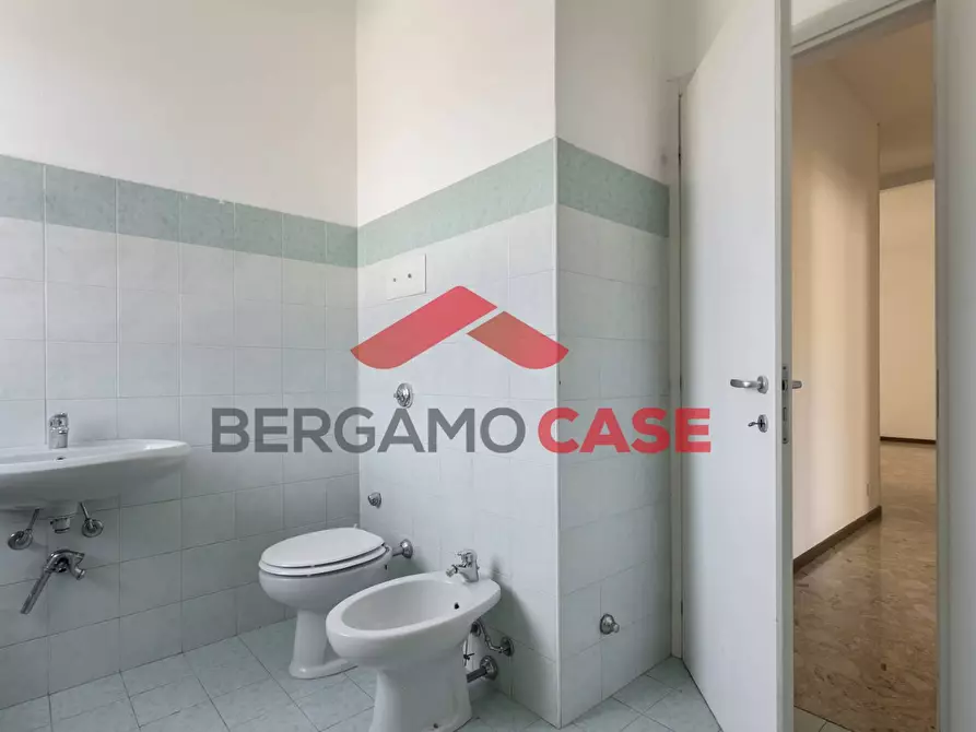 Immagine 11 di Appartamento in vendita  in Via Pitentino a Bergamo