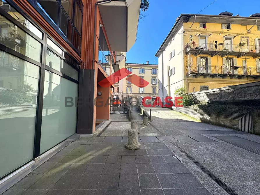 Immagine 6 di Locale commerciale in vendita  in Via Quarenghi 36 a Bergamo