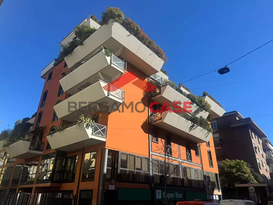 Immagine 8 di Locale commerciale in vendita  in Via Quarenghi 36 a Bergamo