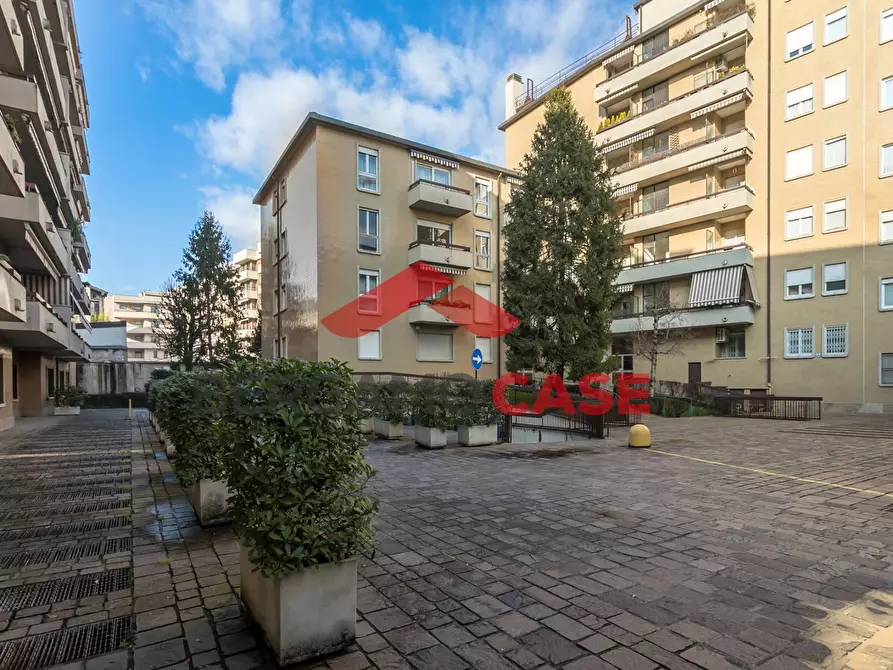Immagine 5 di Appartamento in vendita  in Via Pascoli 7 a Bergamo