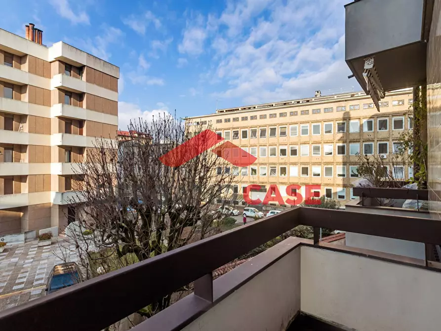 Immagine 7 di Appartamento in vendita  in Via Pascoli 7 a Bergamo
