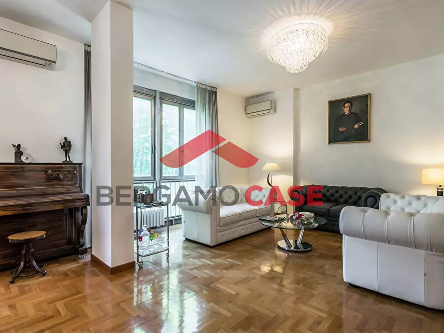 Immagine 2 di Appartamento in vendita  in Via San Benedetto a Bergamo