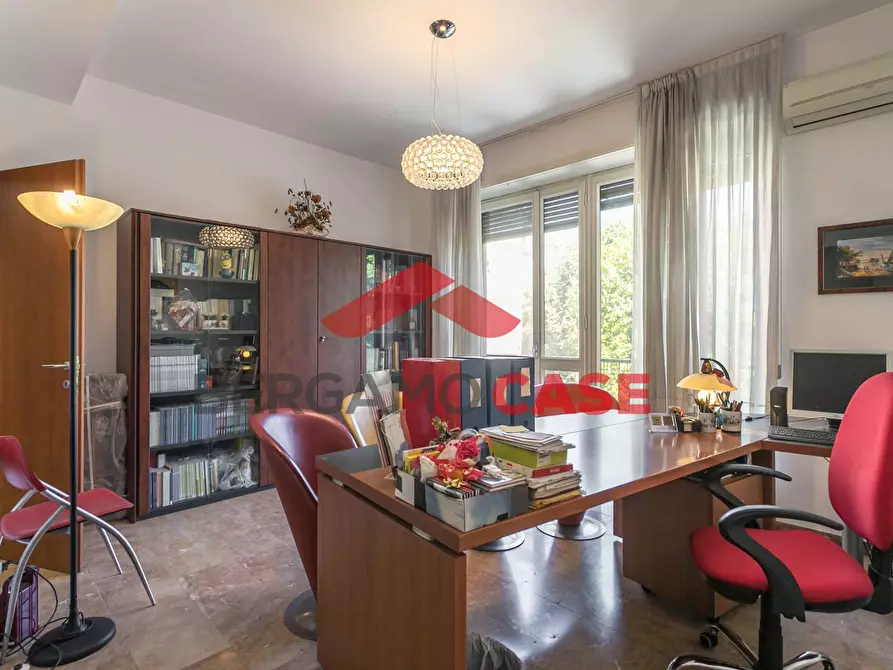 Immagine 6 di Appartamento in vendita  in Via San Benedetto a Bergamo