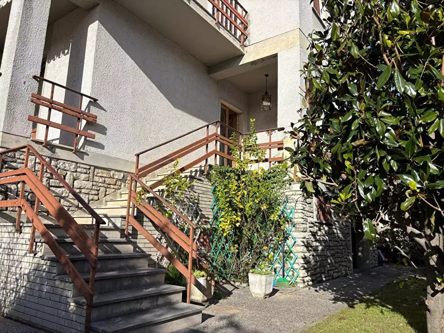 Immagine 9 di Villa in vendita  a Pisa