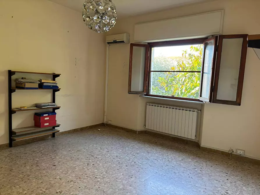 Immagine 21 di Villa in vendita  a Pisa