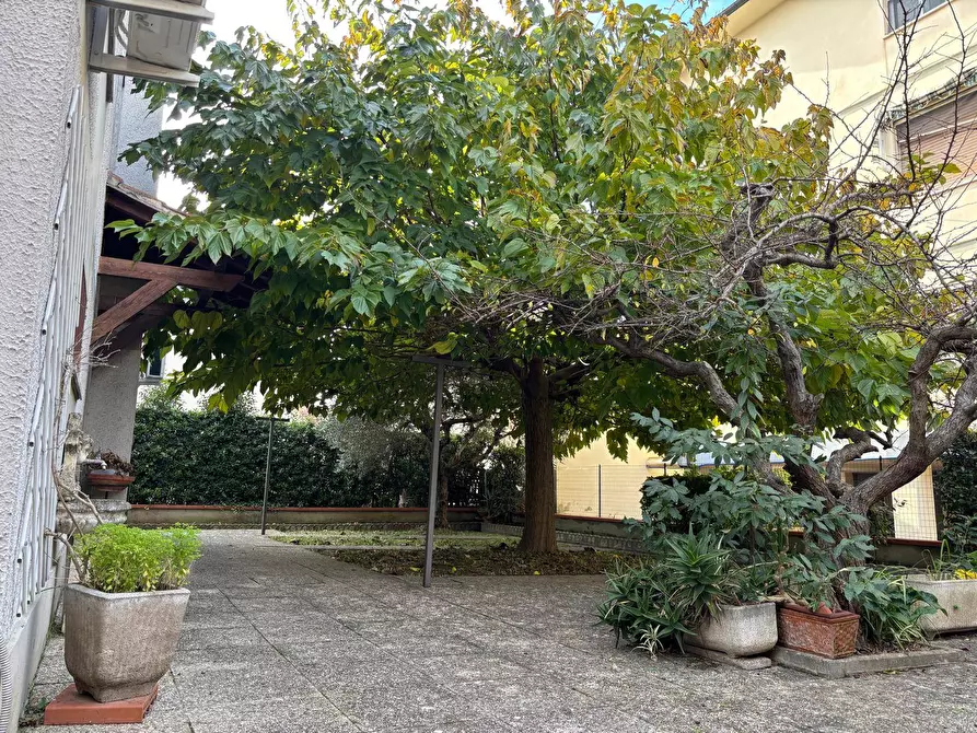 Immagine 54 di Villa in vendita  a Pisa