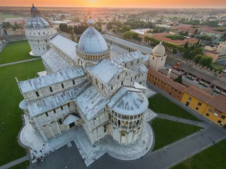 Immagine 1 di Attività commerciale in vendita  a Pisa