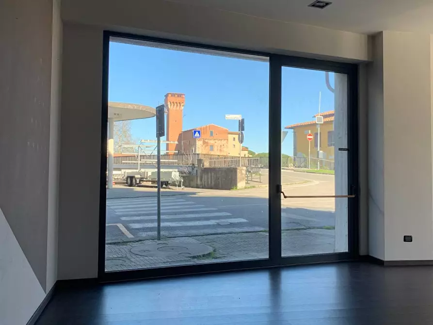 Immagine 6 di Locale commerciale in vendita  a Pisa