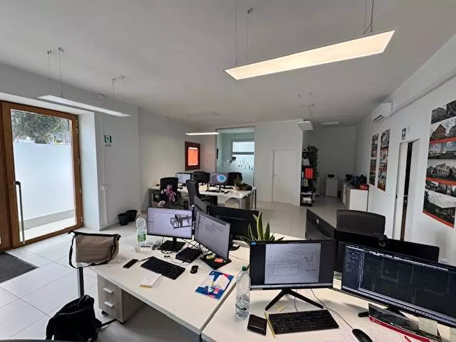 Immagine 6 di Ufficio in vendita  a Pisa