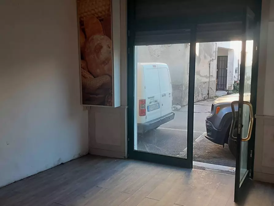 Immagine 12 di Locale commerciale in vendita  a Vecchiano