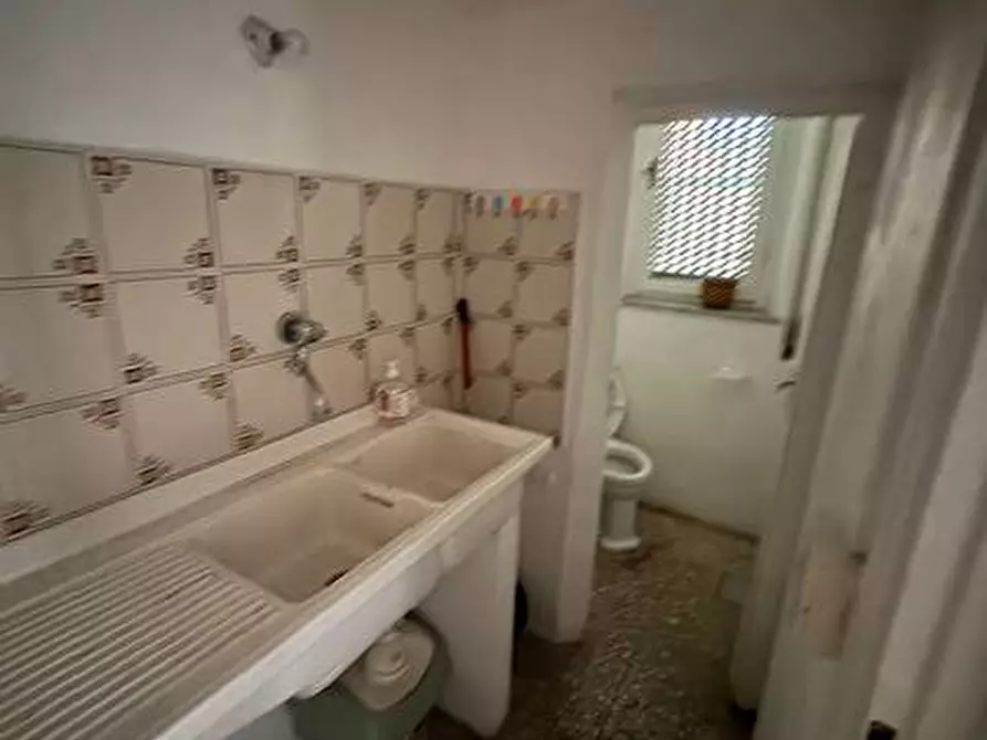 Immagine 4 di Attività commerciale in affitto  a Pisa