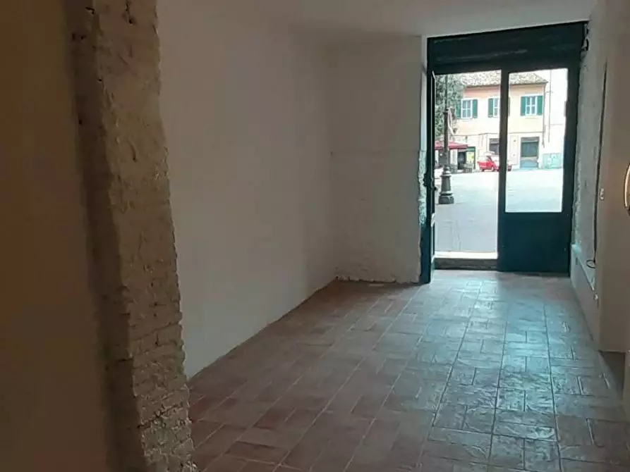 Immagine 11 di Locale commerciale in affitto  a Pisa