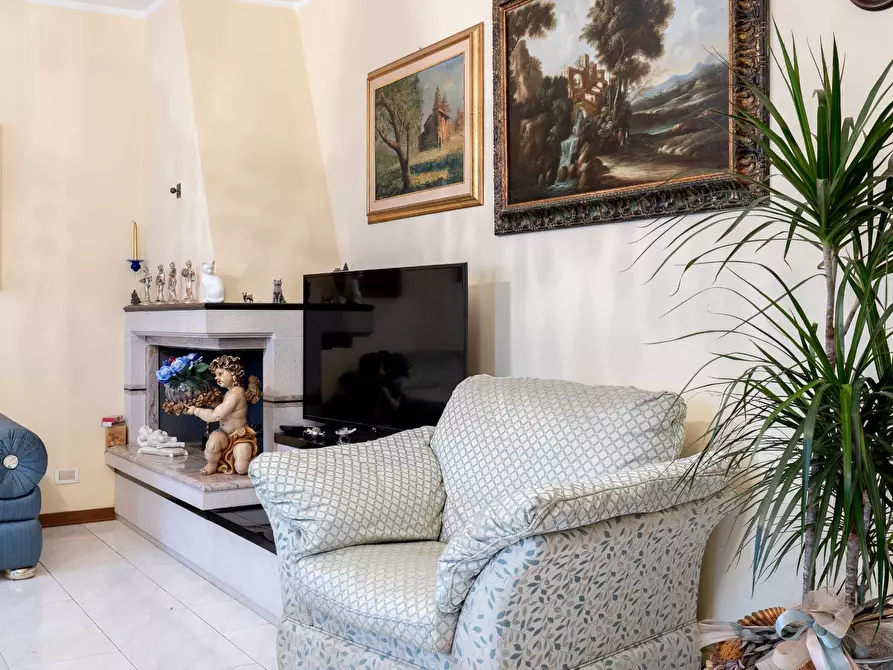 Immagine 8 di Villa in vendita  a Vecchiano