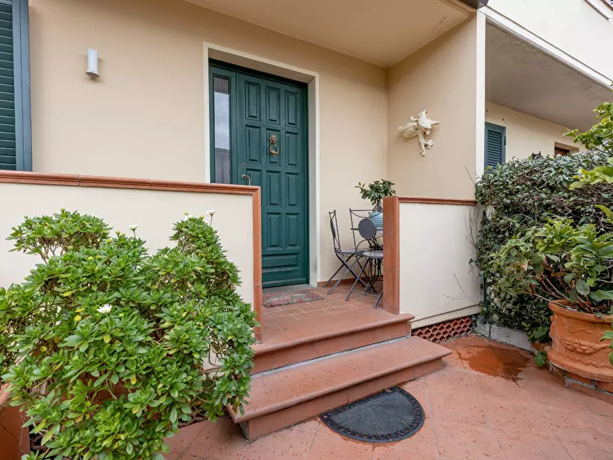 Immagine 32 di Villa in vendita  a Vecchiano