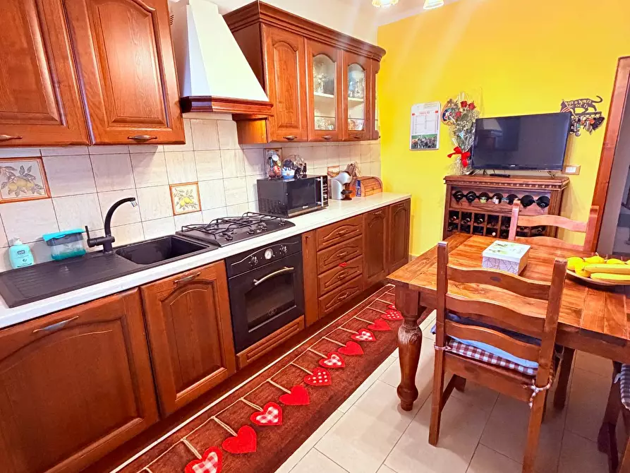 Immagine 3 di Casa indipendente in vendita  a Cascina