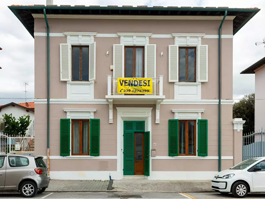 Immagine 1 di Appartamento in vendita  a Pisa