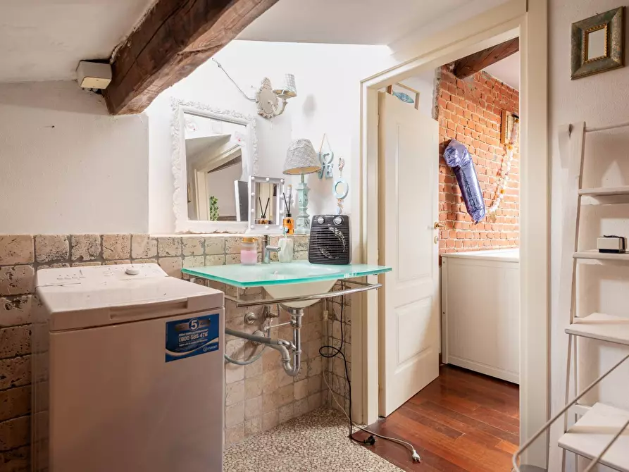 Immagine 10 di Appartamento in vendita  a Pisa