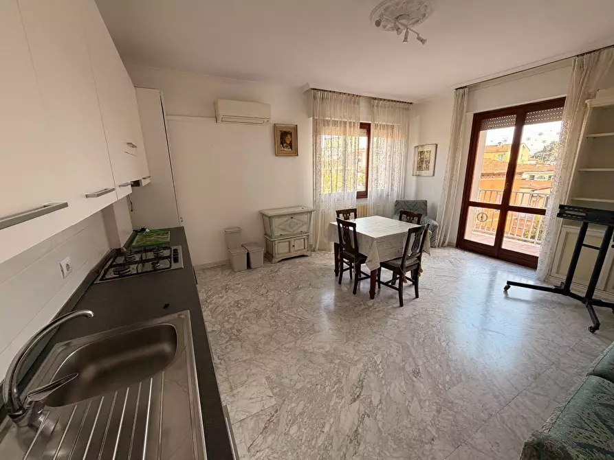 Immagine 11 di Appartamento in vendita  a Pisa