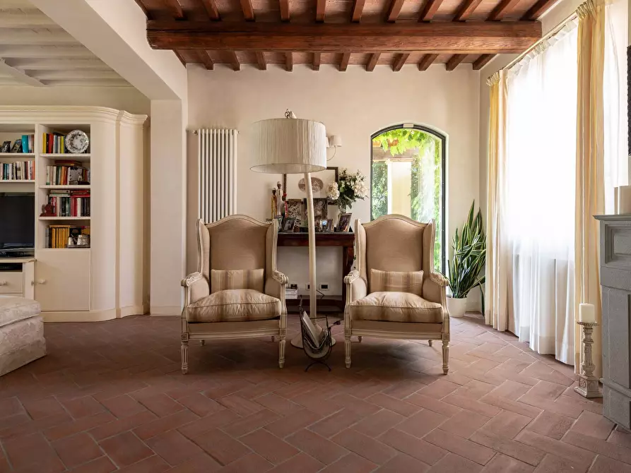 Immagine 7 di Villa in vendita  a Cascina