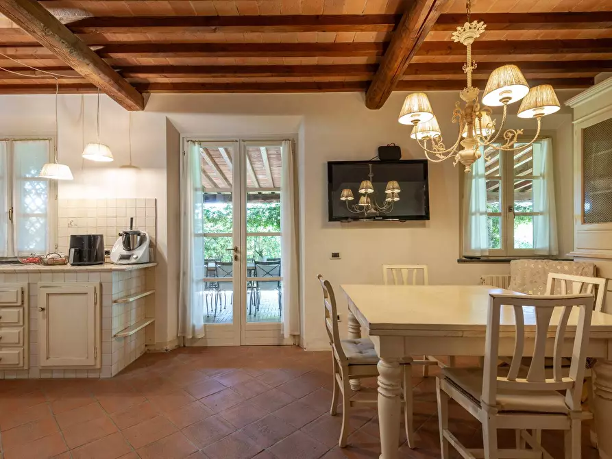 Immagine 16 di Villa in vendita  a Cascina