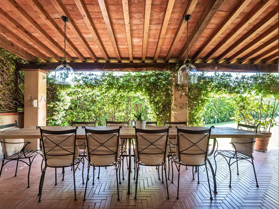 Immagine 33 di Villa in vendita  a Cascina