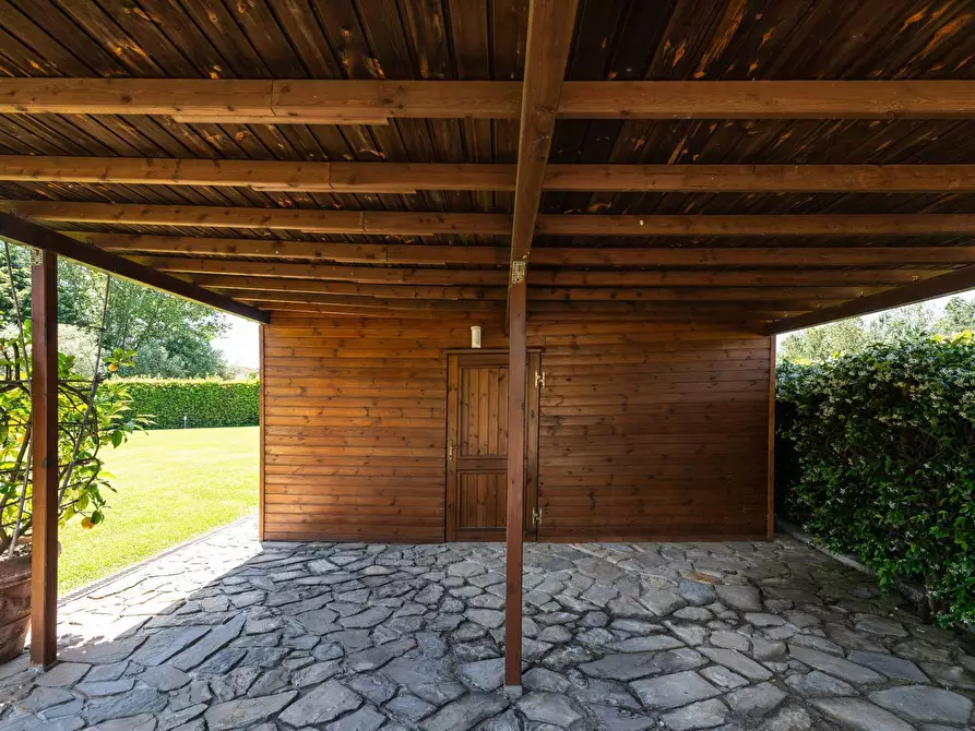 Immagine 40 di Villa in vendita  a Cascina