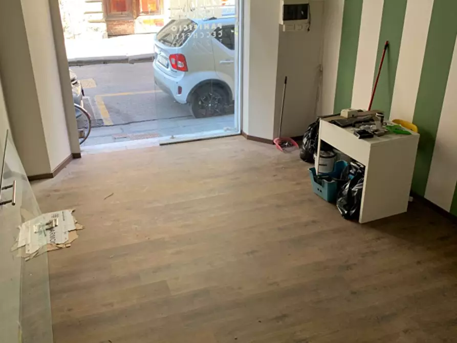 Immagine 6 di Locale commerciale in affitto  a Pisa