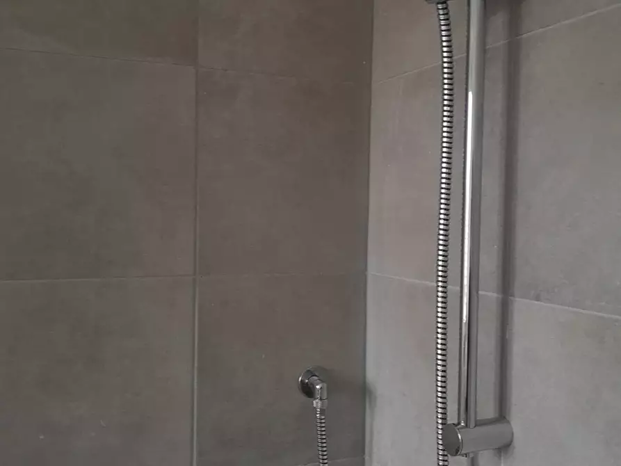 Immagine 13 di Appartamento in vendita  in via Volturno 39 a Legnano