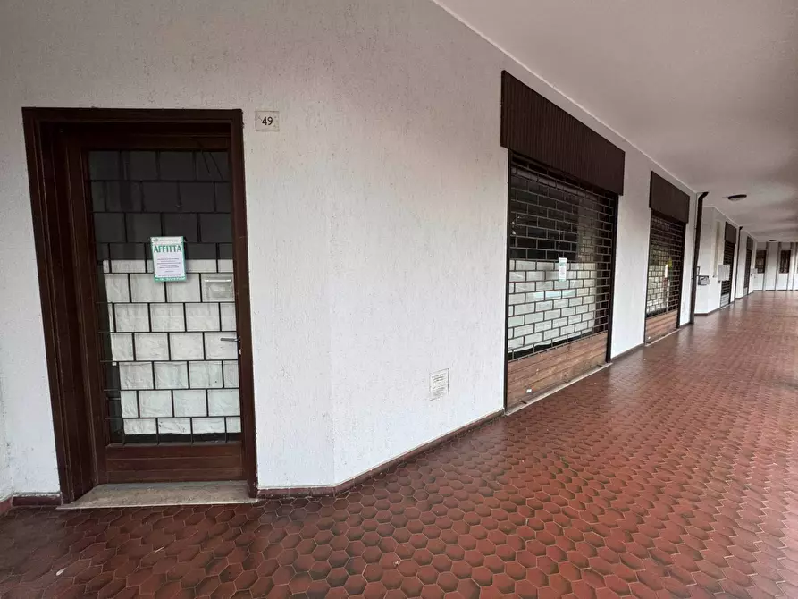 Immagine 10 di Negozio in affitto  in VIA GELTRUDE BEOLCHI 51 a Cuggiono