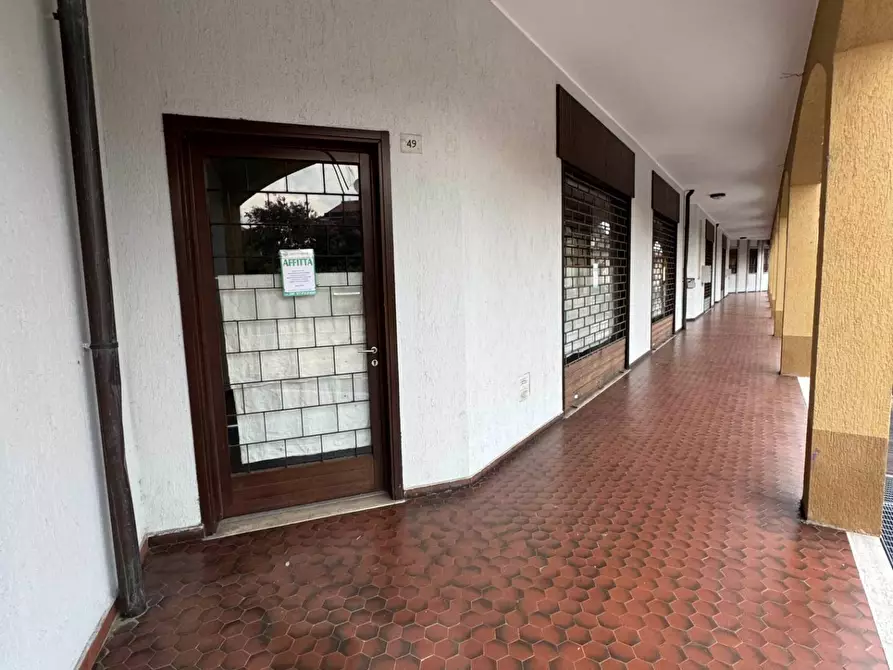 Immagine 15 di Negozio in affitto  in VIA GELTRUDE BEOLCHI 51 a Cuggiono