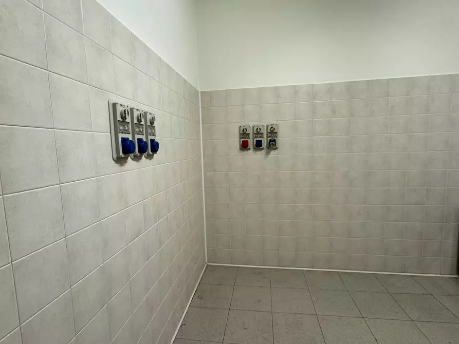 Immagine 40 di Negozio in affitto  in VIA GELTRUDE BEOLCHI 51 a Cuggiono