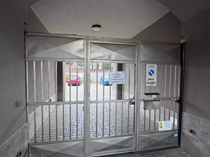 Immagine 36 di Appartamento in vendita  in via Volturno 39 a Legnano