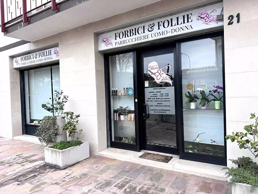 Immagine 2 di Negozio in affitto  in Via Roma 21 a Lainate