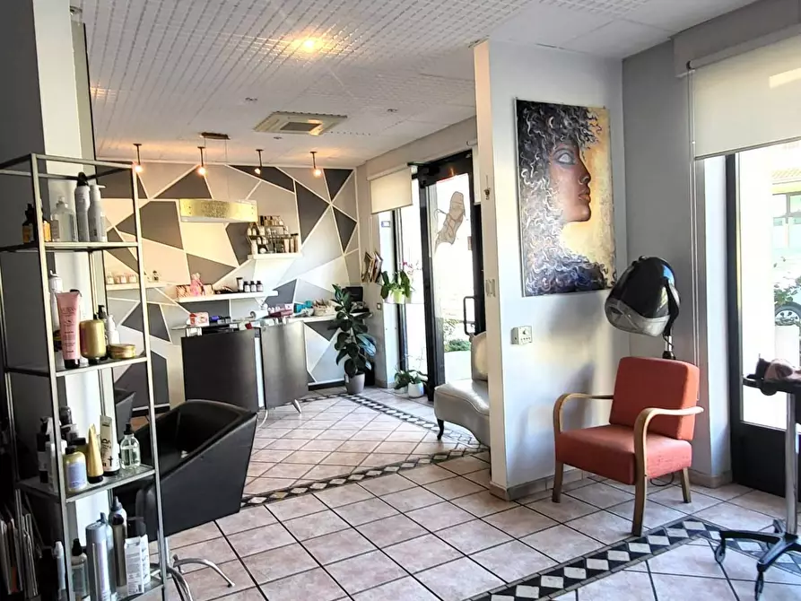 Immagine 11 di Negozio in affitto  in Via Roma 21 a Lainate