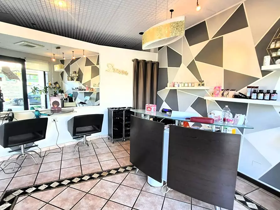 Immagine 12 di Negozio in affitto  in Via Roma 21 a Lainate