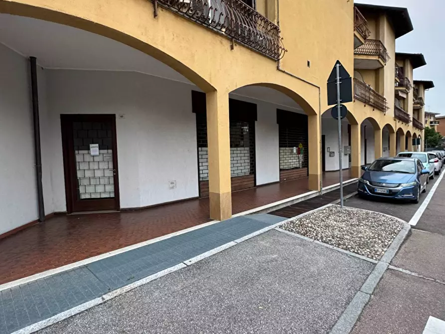 Immagine 12 di Negozio in affitto  in VIA GELTRUDE BEOLCHI 51 a Cuggiono