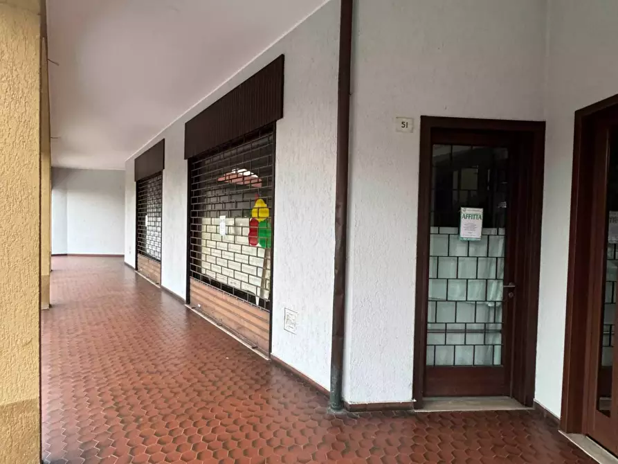 Immagine 13 di Negozio in affitto  in VIA GELTRUDE BEOLCHI 51 a Cuggiono