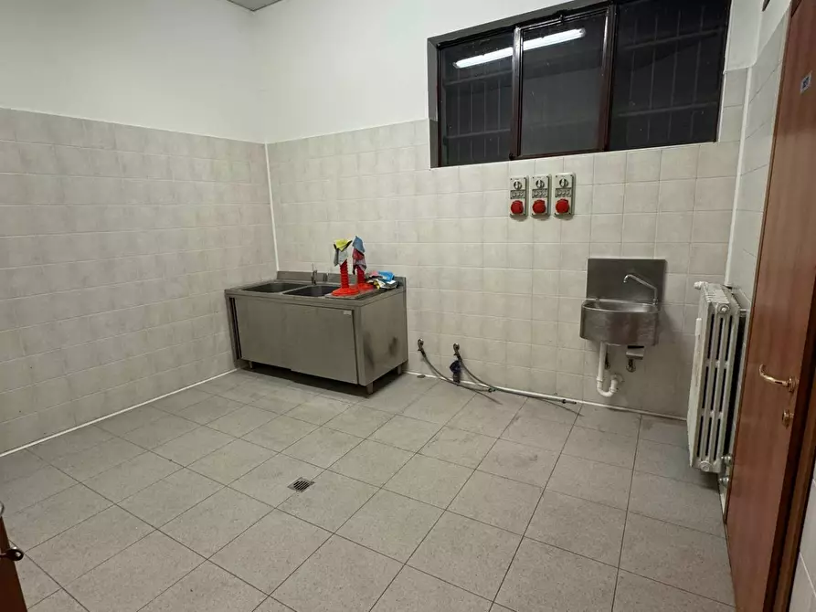 Immagine 6 di Negozio in affitto  in VIA GELTRUDE BEOLCHI 51 a Cuggiono