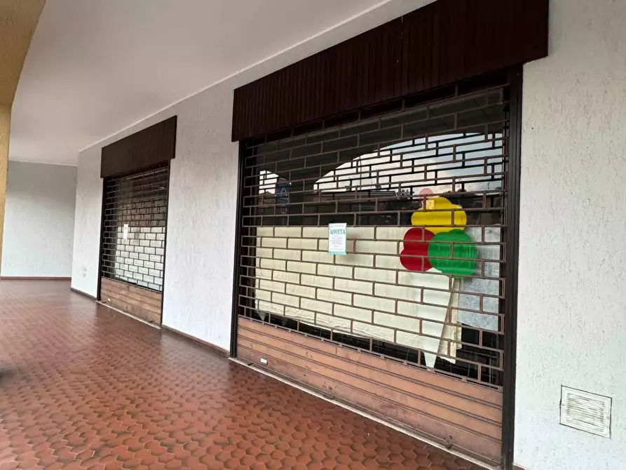 Immagine 9 di Negozio in vendita  in VIA GELTRUDE BEOLCHI 51 a Cuggiono