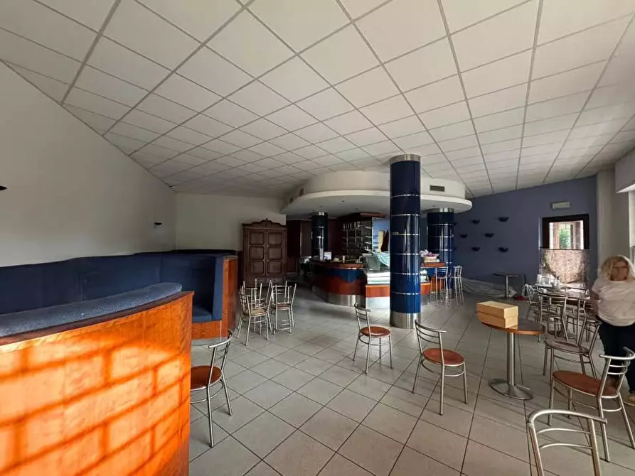 Immagine 5 di Negozio in vendita  in VIA GELTRUDE BEOLCHI 51 a Cuggiono