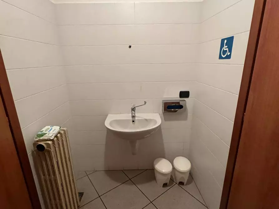 Immagine 36 di Negozio in vendita  in VIA GELTRUDE BEOLCHI 51 a Cuggiono