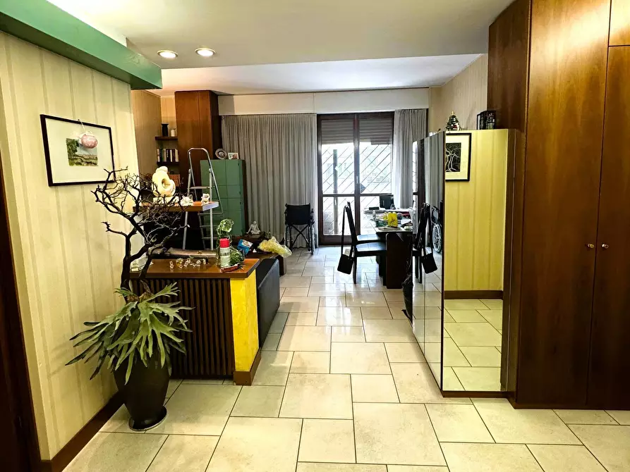 Immagine 9 di Appartamento in vendita  in Via Morosini 25 a Milano