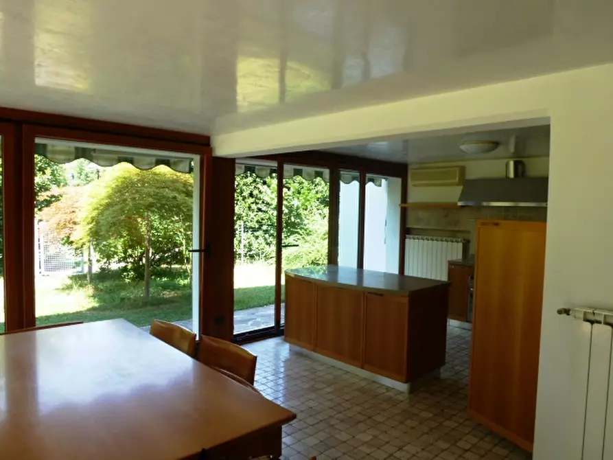 Immagine 6 di Villa in affitto  in via postumia a Treviso