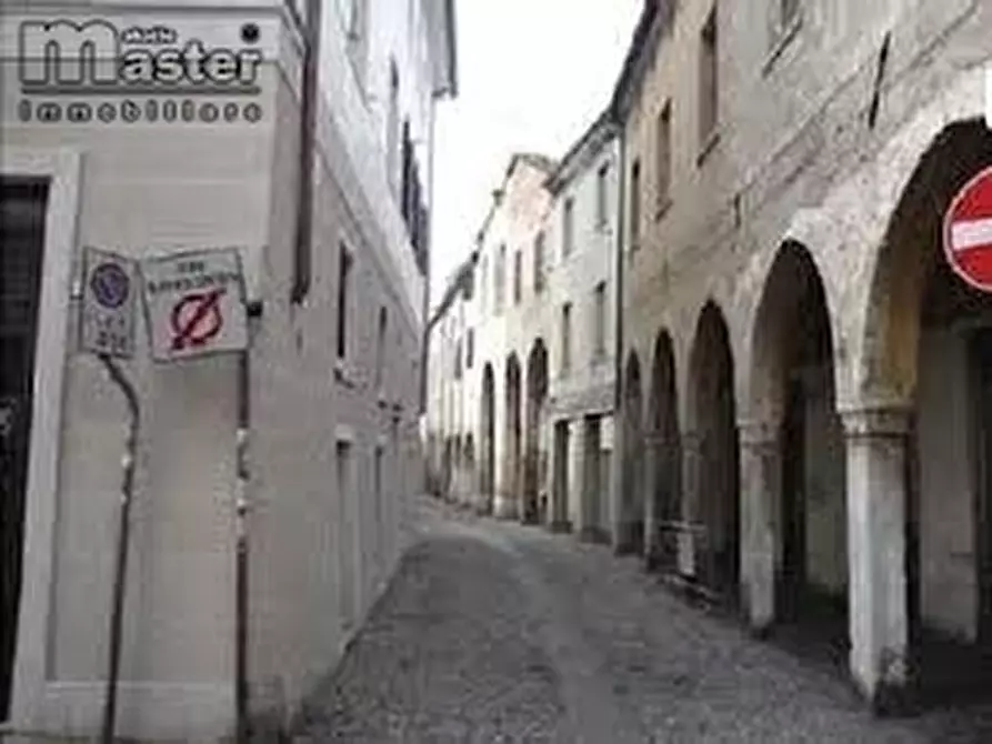 Immagine 3 di Negozio in affitto  in centro storico a Treviso