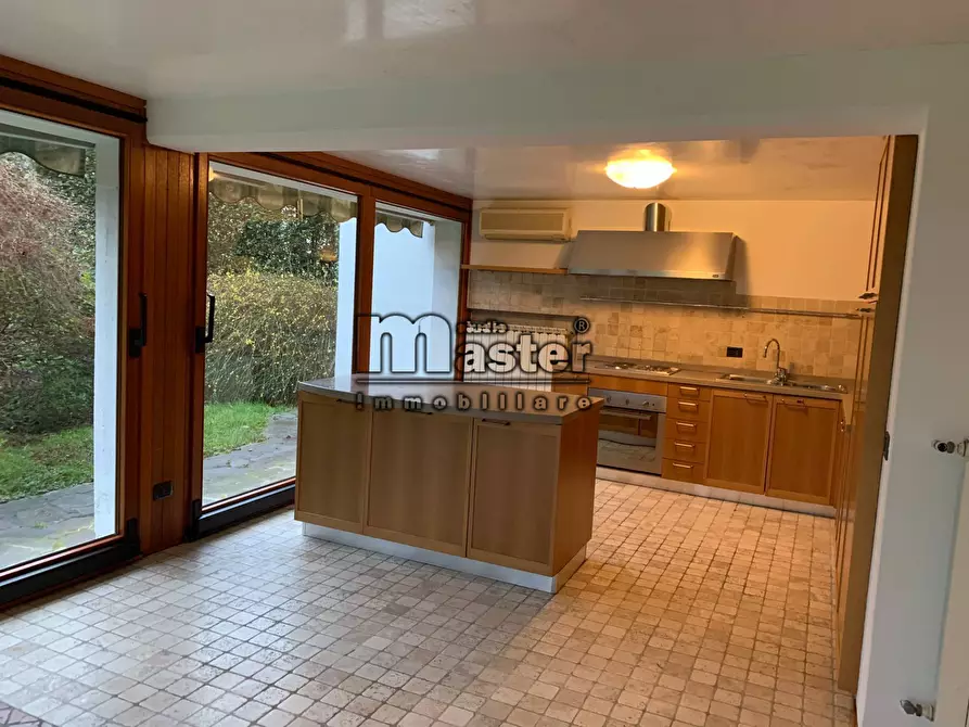 Immagine 18 di Villa in affitto  in via postumia a Treviso